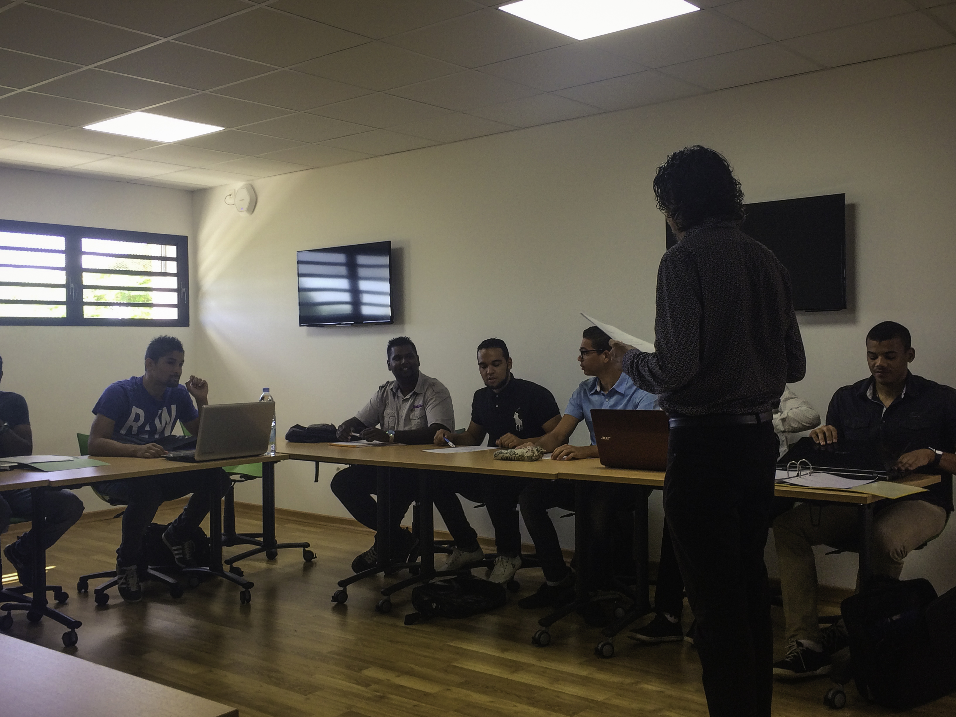 Visite en open classroom : vivez le cours Une visite en immersion pendant un cours